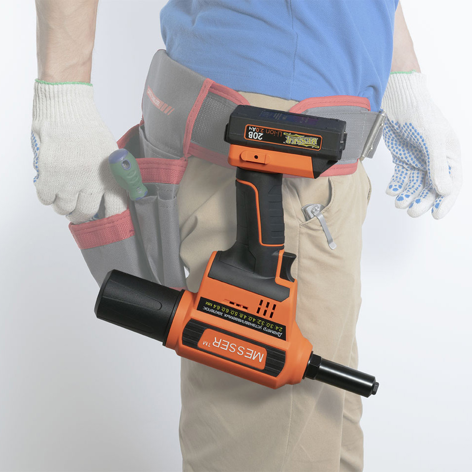 Заклепочник MESSER CQ-60025 подвешен на ремне