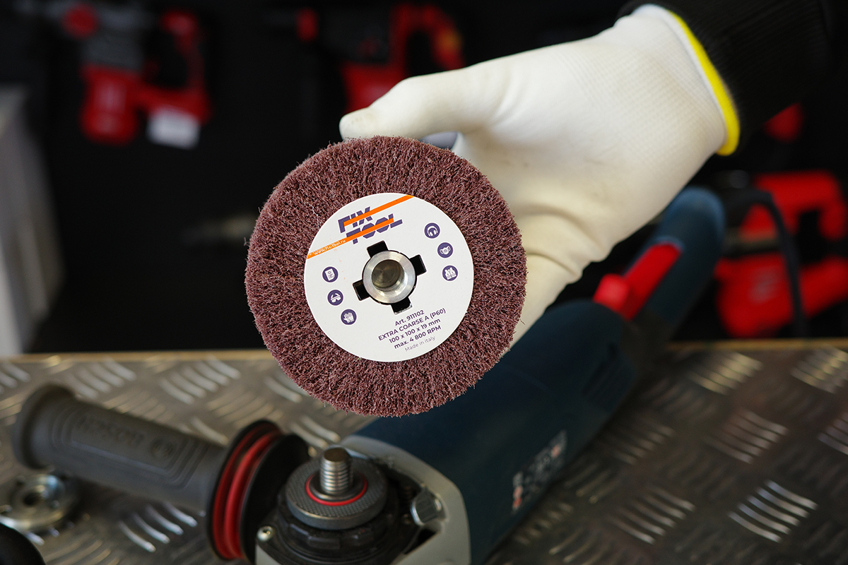 Монтаж шлифовального модуля в сборе на шпиндель болгарки