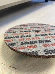 Круг Scotch-Brite 3M XL-UW 6A-MED 150x6x13 мм №1 Круг Scotch-Brite 3M XL-UW 6A-MED 150x6x13 мм №1