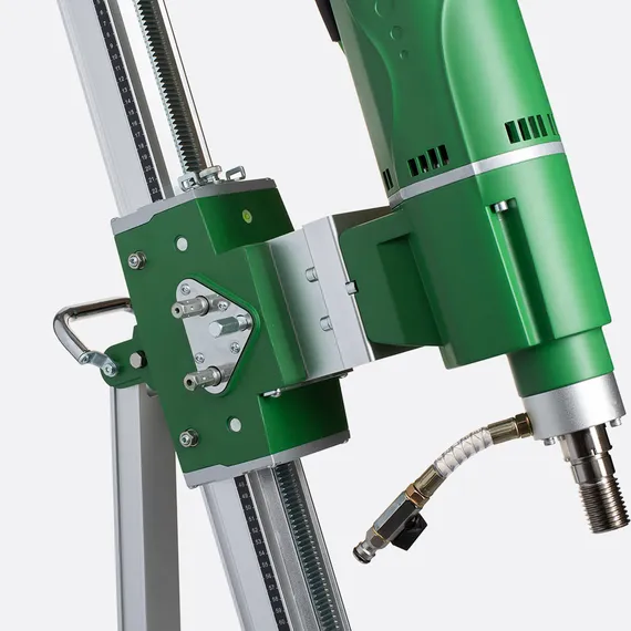 BYCON PRO-500 двигатель устанавливается с помощью ласточкина хвоста