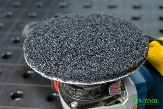 Bosch круг на липучке черный 125 мм Medium 2608624116