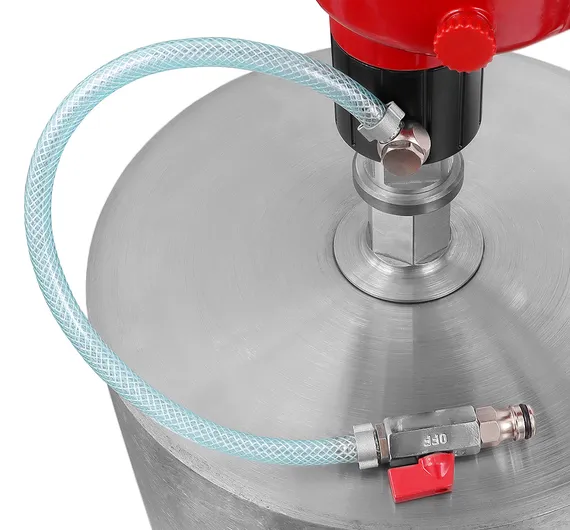 Крепление алмазной коронки и подача воды