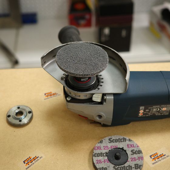 17184 Круг 3М Scotch-Brite Roloc 2S-FIN 75x6 мм XL-UR №7 17184 Круг 3М Scotch-Brite Roloc 2S-FIN 75x6 мм XL-UR №7