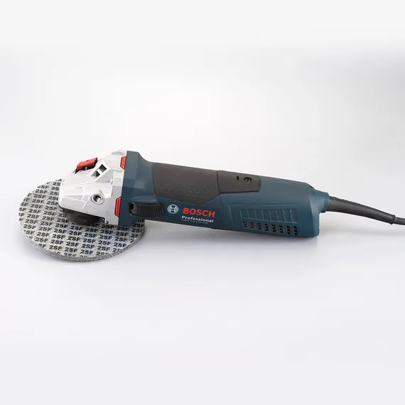 На УШМ установлен круг Norton BearTex Rapid Blend 150x6x13 мм NEX-2SF