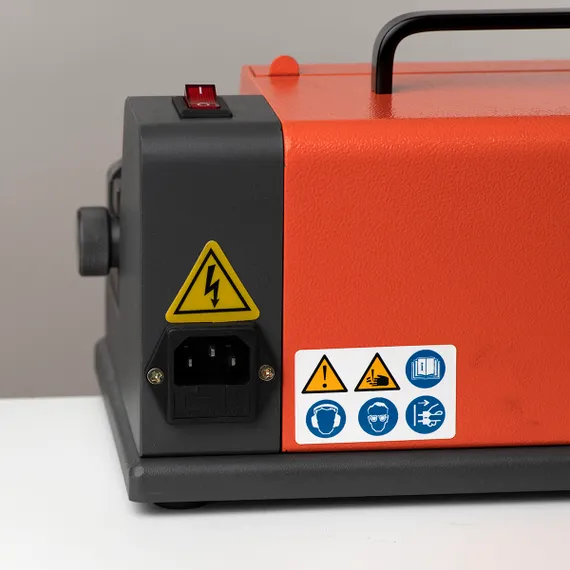 Разъем для подсоединения питания станка