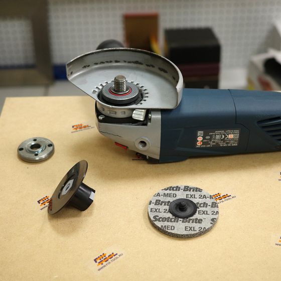 Круг Scotch-Brite 3M 2A-MED 75x6 мм XL-UR Roloc 148403 №4