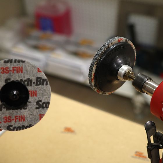 Круг Scotch-Brite 3M XL-UW 3S-FIN 75x6 мм Roloc 148224 №9