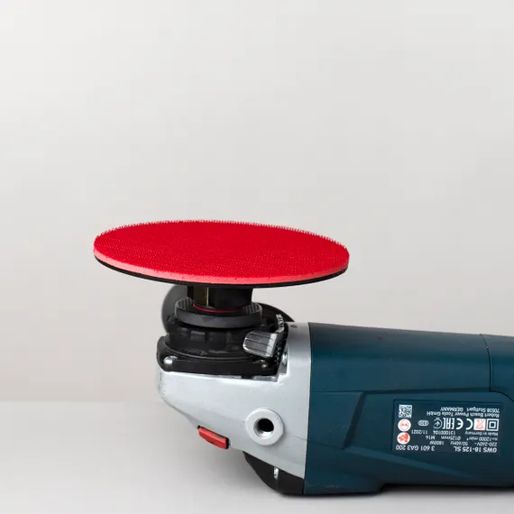 Опорная тарелка 125 мм толщина 0,5 см установлена на УШМ