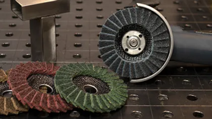 Как работает лепестковый нетканый круг?