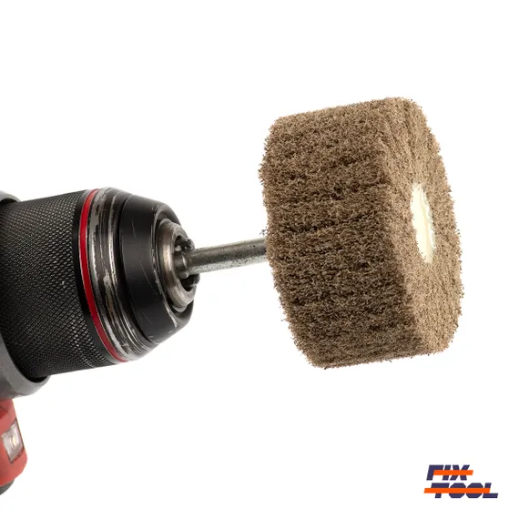 Фото шлифовальной головки установленной на шуруповерт Extra Fine