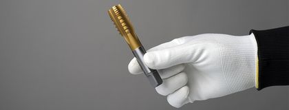 Метчик шахматный M16х2,0 (HSS-E + TIN),ISO, 6H,R, машинный №1 Метчик шахматный M16х2,0 (HSS-E + TIN),ISO, 6H,R, машинный №1