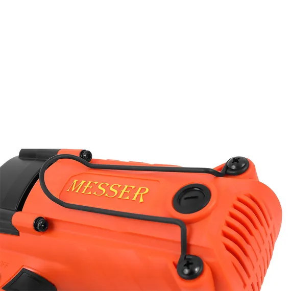 Логотип MESSER на корпусе заклепочника