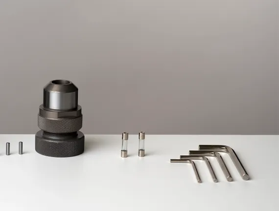 Патрон, предохранители и шестигранные ключи