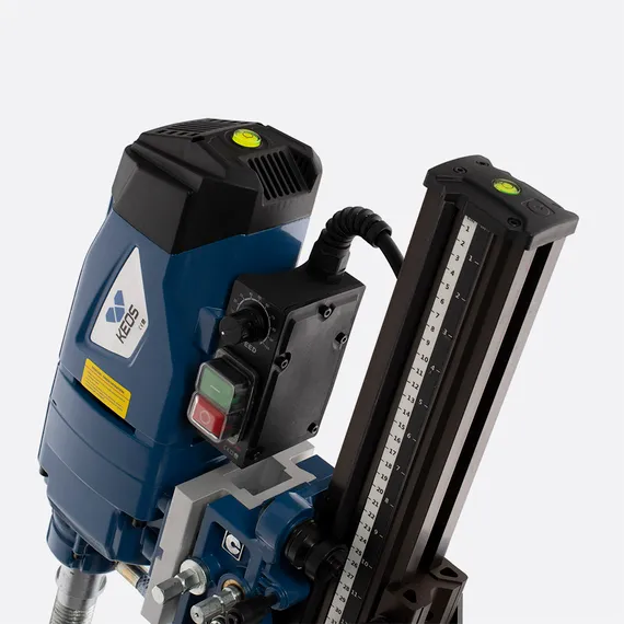 Установка оснащена пузырьковыми уровнями