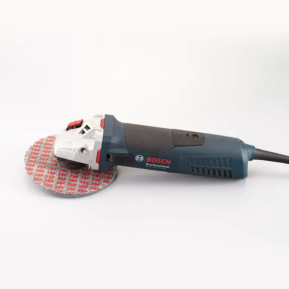 На УШМ установлен круг Norton BearTex Rapid Blend 150х6х12 мм NEX-3SF