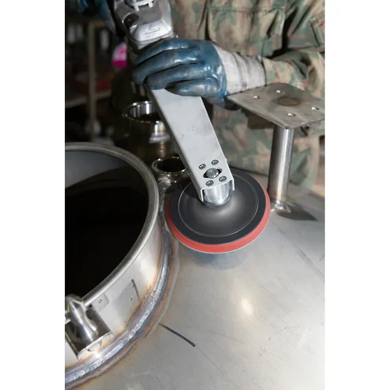 На насадку можно устанавливать разную оснастку