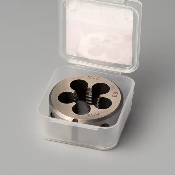 Плашка метрическая M14X2.0 в упаковке