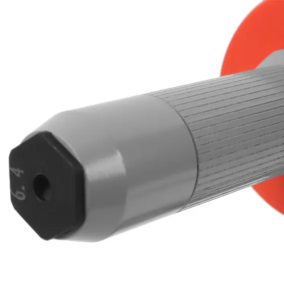 Передняя часть заклепочника куда вставляют заклепки