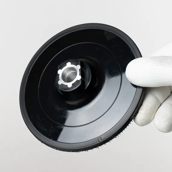 Оправка в руке лицевая сторона