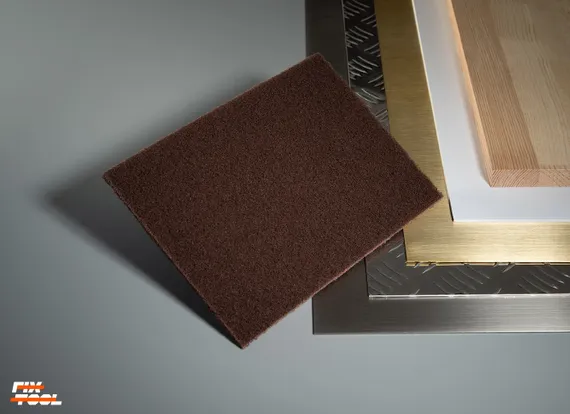 Скотч брайт красный Very Fine, универсальный материал для шлифовки