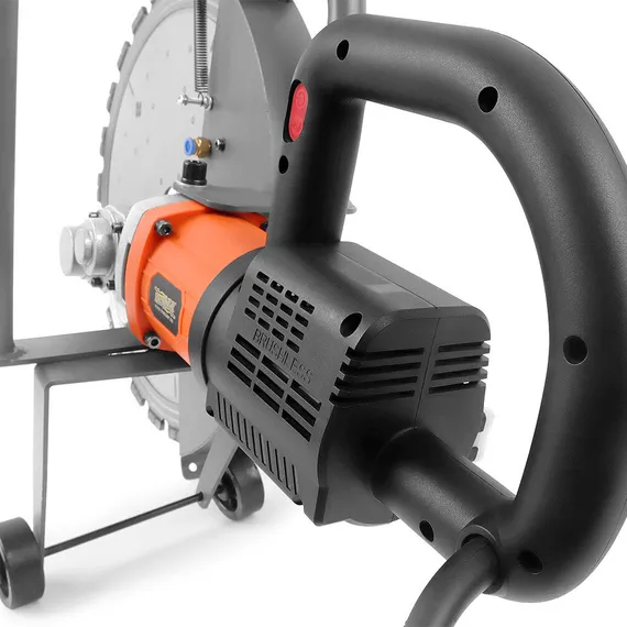 Вид на рукоятку и корпус двигателя