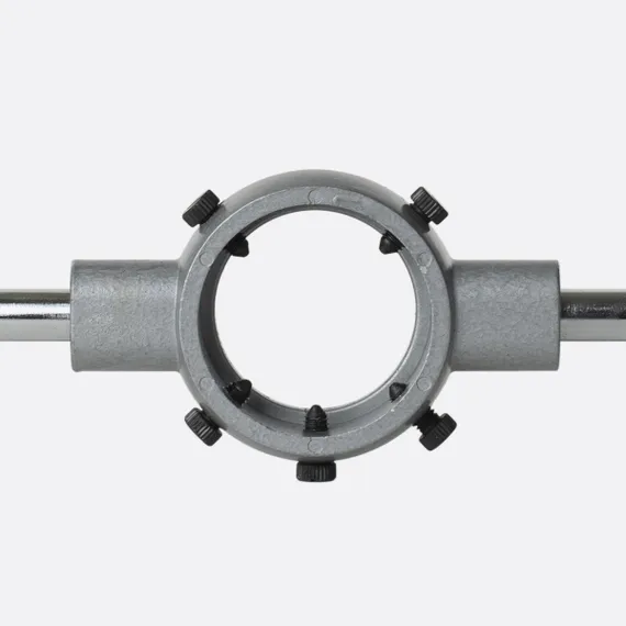 Плашкодержатель М28-М32 крупным планом с тыльной стороны