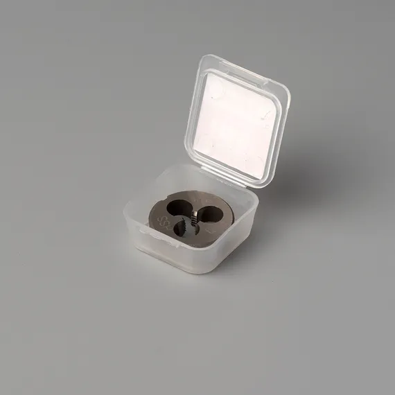 Плашка метрическая M4X0.7 в упаковке