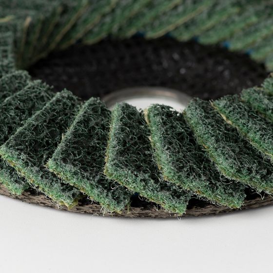 Круг лепестковый нетканый FB 125x22 Fine №3 Круг лепестковый нетканый FB 125x22 Fine №3