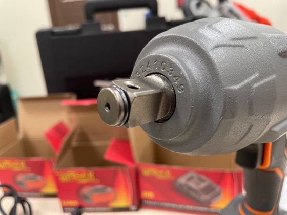 Гайковерт MESSER DCW6 аккумуляторный ударный 4Ач №14 Гайковерт MESSER DCW6 аккумуляторный ударный 4Ач №14