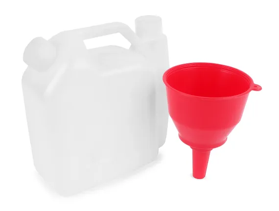 Канистра и заливная лейка