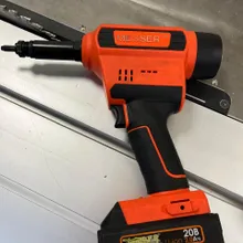 Аккумуляторный резьбовой заклепочник MESSER M3000 05-32-300