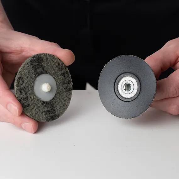 Круг 3M Roloc 75мм Super Fine устанавливается на специальную оправку