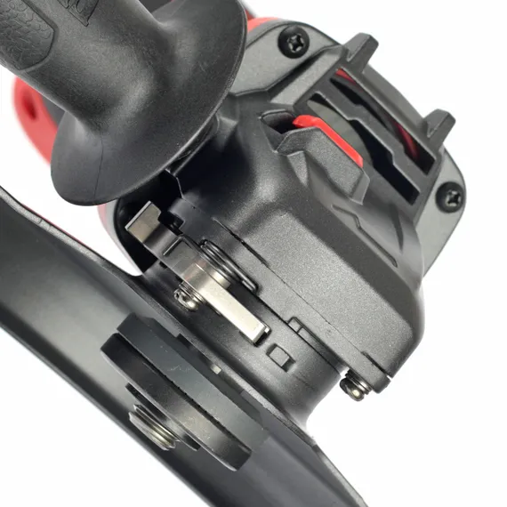 УШМ FELISATTI FT1580 крупным планом кожух