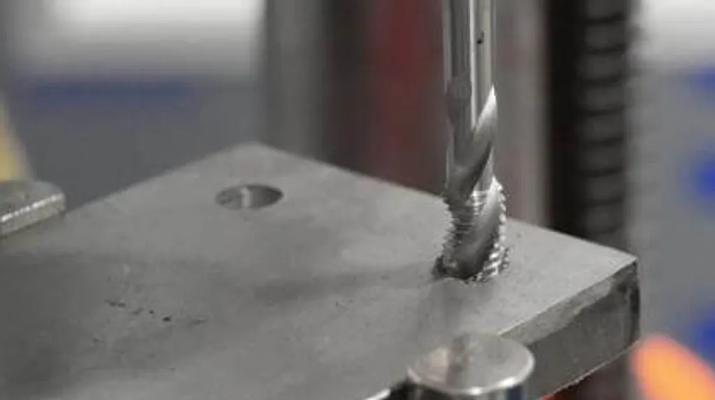 Таблица диаметров сверл под нарезание метрической и дюймовой резьбы