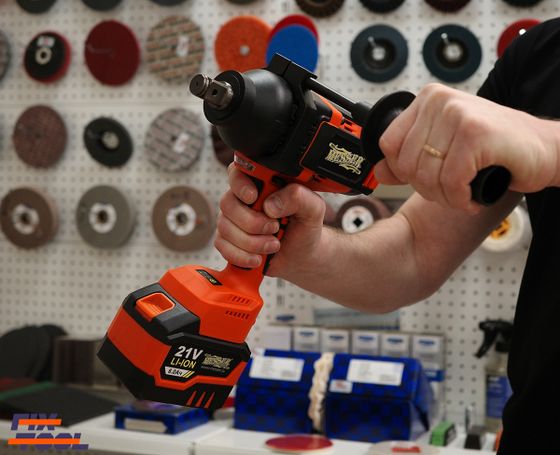 Гайковерт MESSER T9200 аккумуляторный ударный 6Ач №17 Гайковерт MESSER T9200 аккумуляторный ударный 6Ач №17