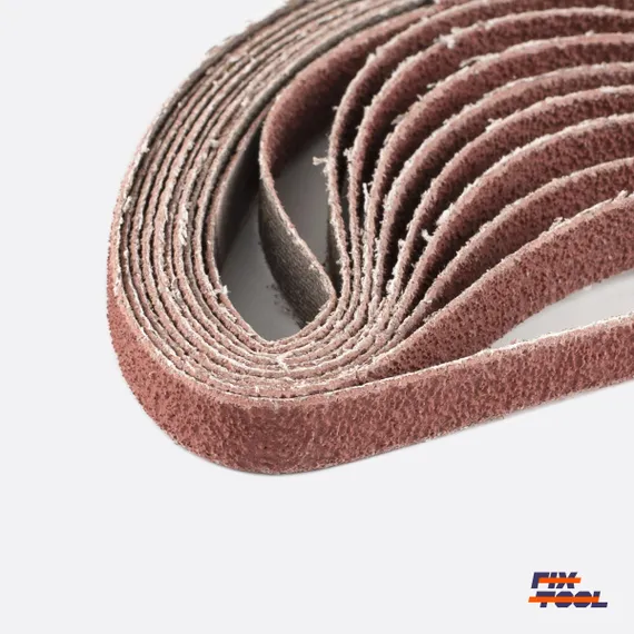 Лента для напильника 10x330 мм Р60 3M Cubitron II 784F крупным планом