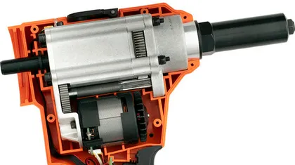 Обзор аккумуляторного заклепочника Messer CQ-60025