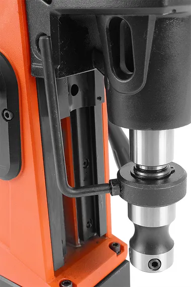 В этот адаптер устанавливается корончатое сверло