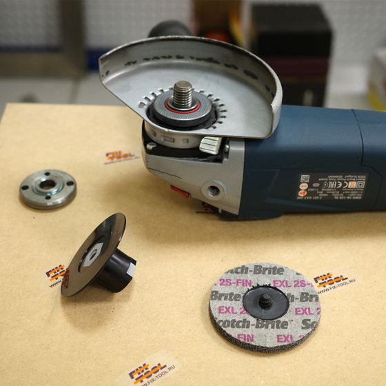 17184 Круг 3М Scotch-Brite Roloc 2S-FIN 75x6 мм XL-UR №5 17184 Круг 3М Scotch-Brite Roloc 2S-FIN 75x6 мм XL-UR №5