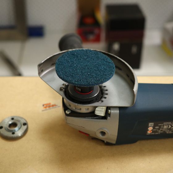 Шлифовальный круг нетканый 3M Roloc 75мм Very Fine №7 Шлифовальный круг нетканый 3M Roloc 75мм Very Fine №7